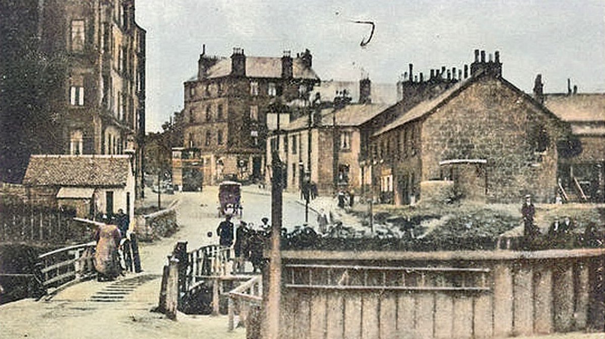 OldGlasgow.com
Cadder Bridge Over the Canal on Balmore Road Glasgow Early 1900's
OldGlasgow.com