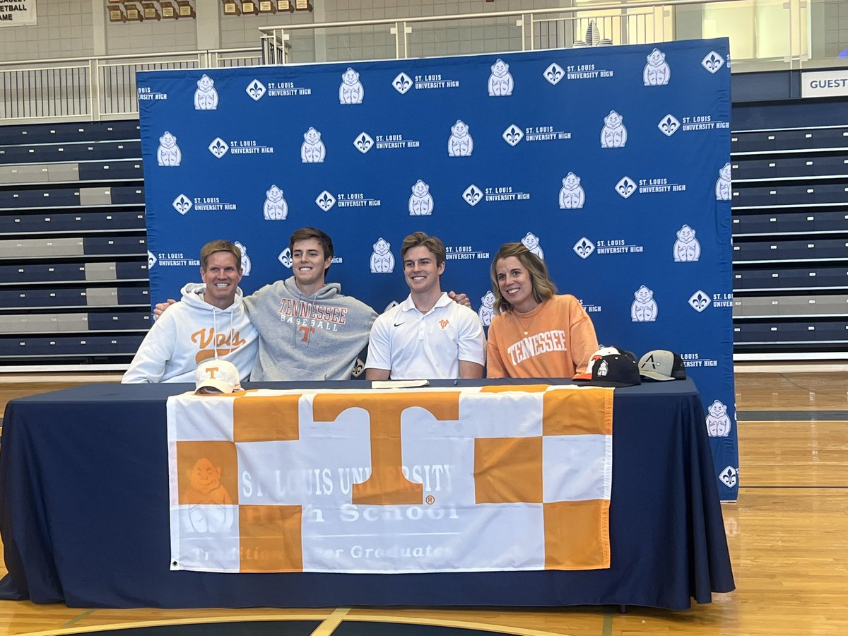 Congrats to my nephew Andrew DuMont on signing today, proud of how far you have come, keep wearing your T with pride!  🐅<a href="/AndrewDuMont15/">Andrew DuMont</a> <a href="/Vol_Baseball/">Tennessee Baseball</a> <a href="/stltigers/">St. Louis Rawlings Tigers</a> <a href="/RecruitTigers/">Rawlings Tigers National Recruiting</a>