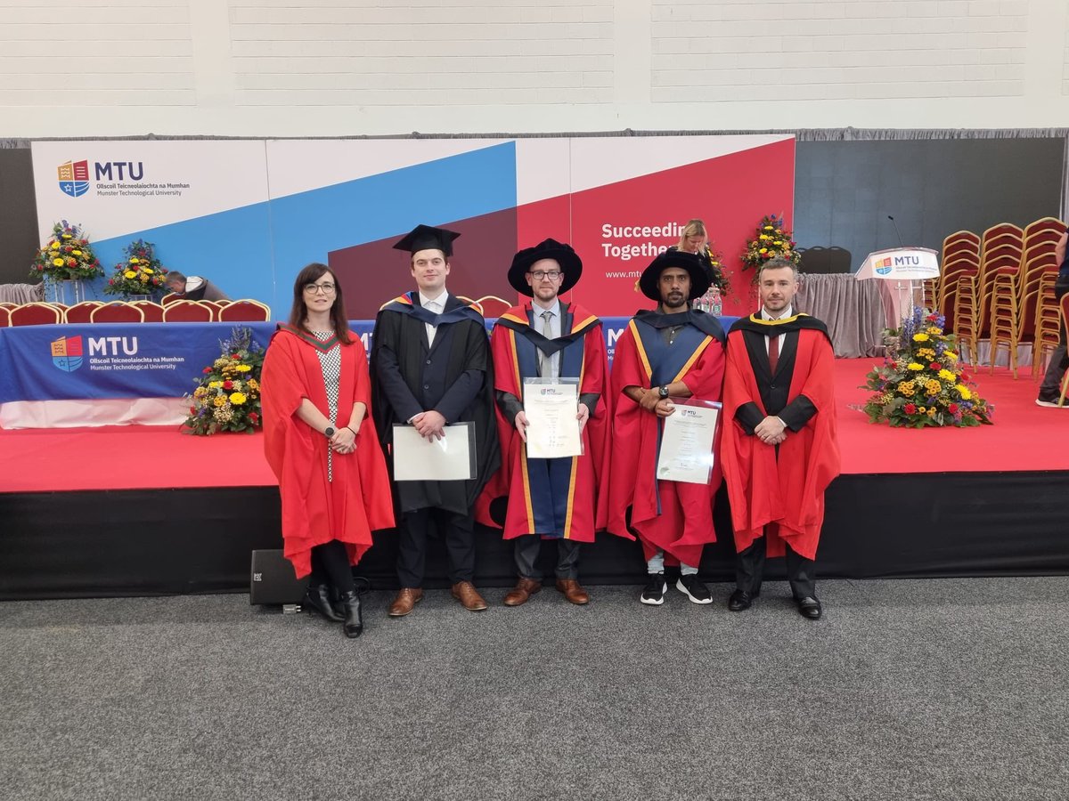 Congratulations to our @LeroCentre @imar_ie Masters and PhD students who recently graduated @MTU_ie these students were all working on industry targeted projects @dairymaster #Liebherr @McHaleOfficial @REEdIDept fantastic achievement, well done lads 👋👋 👋