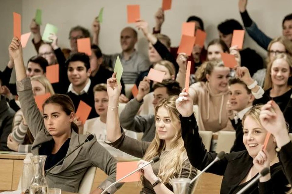 Wij leggen een stemverklaring af op het voorstel jeugd &amp; politiek <a href="/raadmolenlanden/">gemeenteraad Molenlanden</a> @NaomiKok_ : "We zijn blij met de toezegging van de burgemeester, dat de kennis en participatie van jongeren wordt ingezet op thema's zoals de toekomstvisie." 
📸 #noordhollandsdagblad
