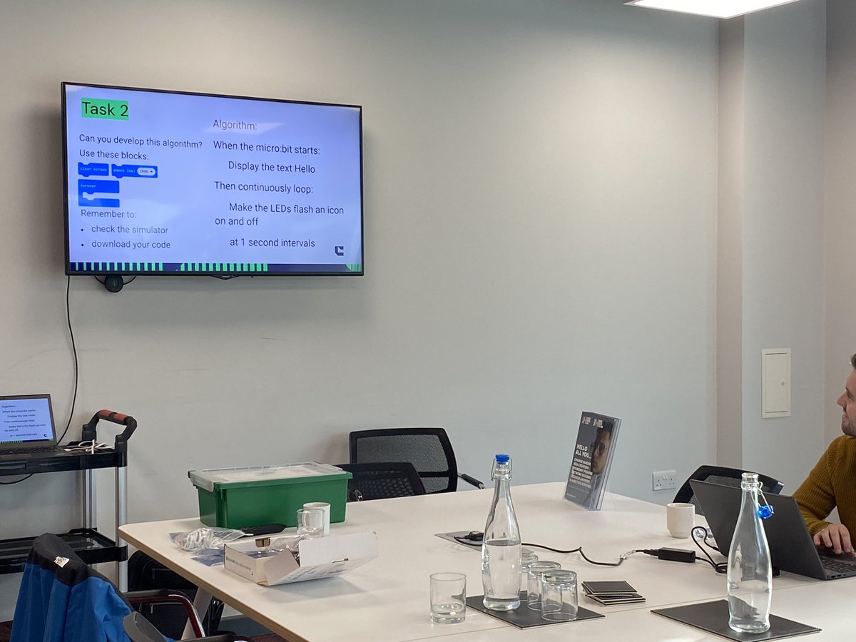 MWimpennyS's tweet image. More #Crumble and #Microbit teach computing CPD today for fantastic bunch of local teachers for @ComputingHubBaO #wearecomputing