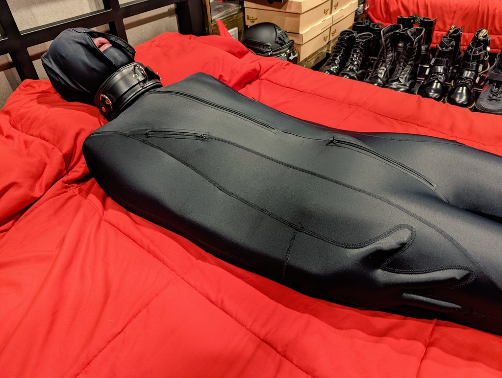 Mr.S Rubberforfun tweet media