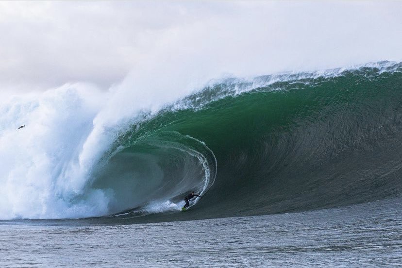 Mullaghmore roared to life today 🔥

Here’s Irish surfer Gearoid McDaid in the belly of the beast. 

📸 captured by Megan Gayda.