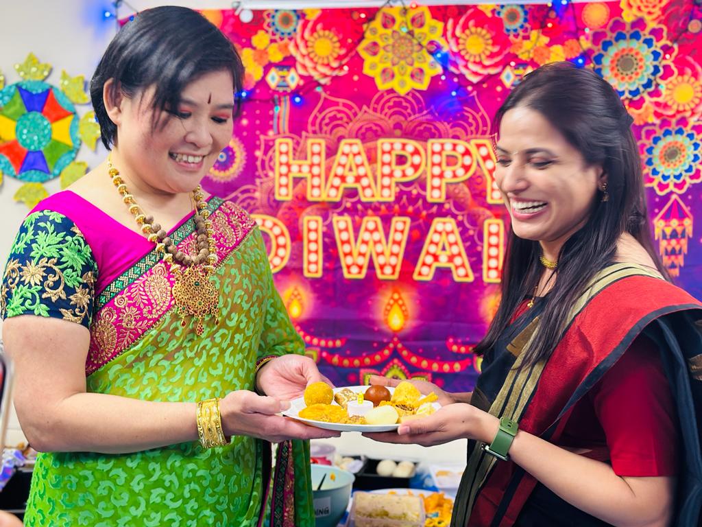 CriticalCareBas's tweet photo. Happy #Diwali Celebrations in #BasildonCCU Wishing you a Diwali that brings happiness, prosperity and joy βοΈππ« @MSEHospitals @MSEinclusion @SujaGeorge08 @dawnmpatience @KylieLocke3 https://t.co/FUpXSXEXRN