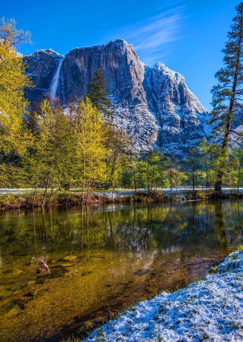 First snow in Yosemite National Park, California  🇺🇸