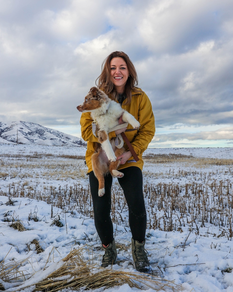 Who else is a sucker for a good pair of winter fleece leggings and furry friends!? ❄️🐶⁠
⁠
Join our newsletter to see our upcoming campaign on the return of Anne's Winter Survival Capsule!⁠
⁠
#madeincanada #fleeceleggings #ethicallymade #ondemandproduction #sustainablefashion