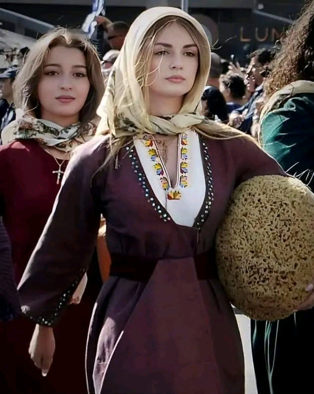 Traditional dress from Kálymnos Island, Greece. 💙🇬🇷❤️
