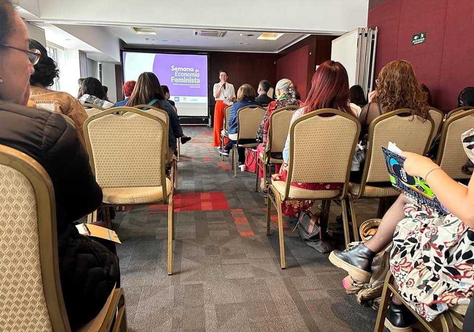 observatorio_gn's tweet photo. Entre el 30 de oct y el 3 de nov, El Observatorio de Género de Nariño participó en la Semana de Economía Feminista, un evento que incluyó debates sobre economía feminista y cuidado, un seminario de política fiscal feminista y un espacio de intercambio de conocimientos https://t.co/TtDoXBiE11