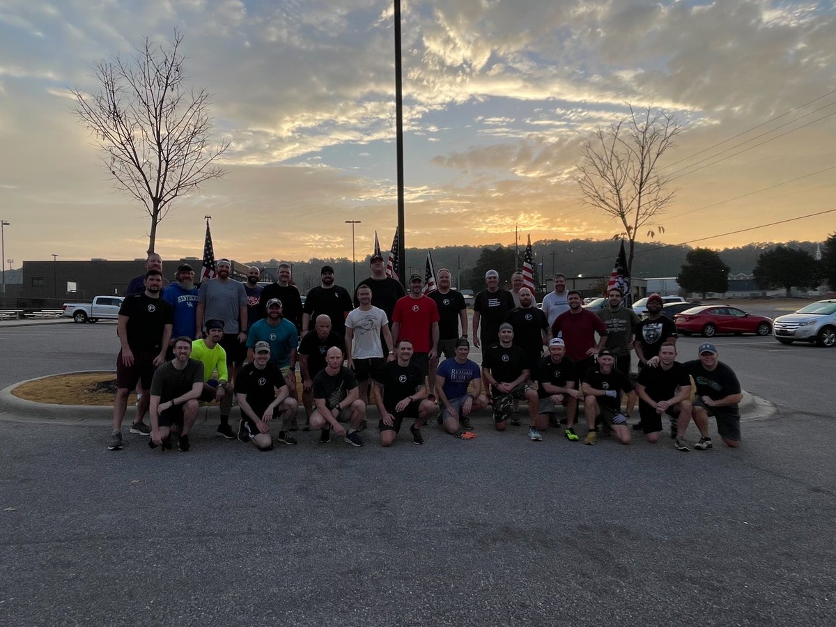 F3Thegates's tweet photo. Gates AO joined in with 38 HIM for the coming out convergence at #pelham-park-unofficial!  COT on growing community leadership. Serving, supporting, encouraging, influencing, holding to account. All traits of an F3 man.  Great co-Q BarnBurner and Forrest @F3Birmingham https://t.co/GlXc82h0pA