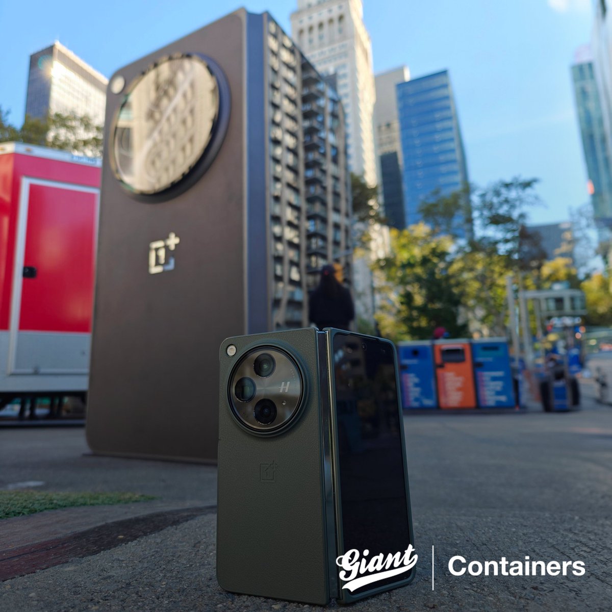 Giant Containers tweet media