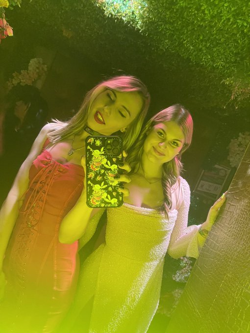 Had an amazing time in London the last few days for @UKGlamourAwards and @UkFetishAwards didn&rsquo;t win this<a href="/tag/throne"class="tags"><span>#throne</span></a><a href="/tag/wishlist"class="tags"><span>#wishlist</span></a>