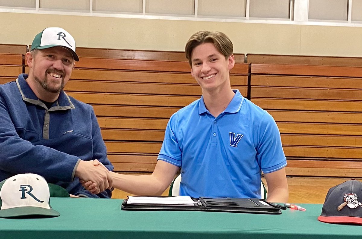 BLBulldogsVT's tweet image. Bulldog’s own @wyatt_wolpert makes it official! Congratulations Wyatt! So happy for you and so well deserved! @VUBaseball 
@BasesLoadedVT 
@RMHSAthletics 
#bulldogpride
#developmentmatters