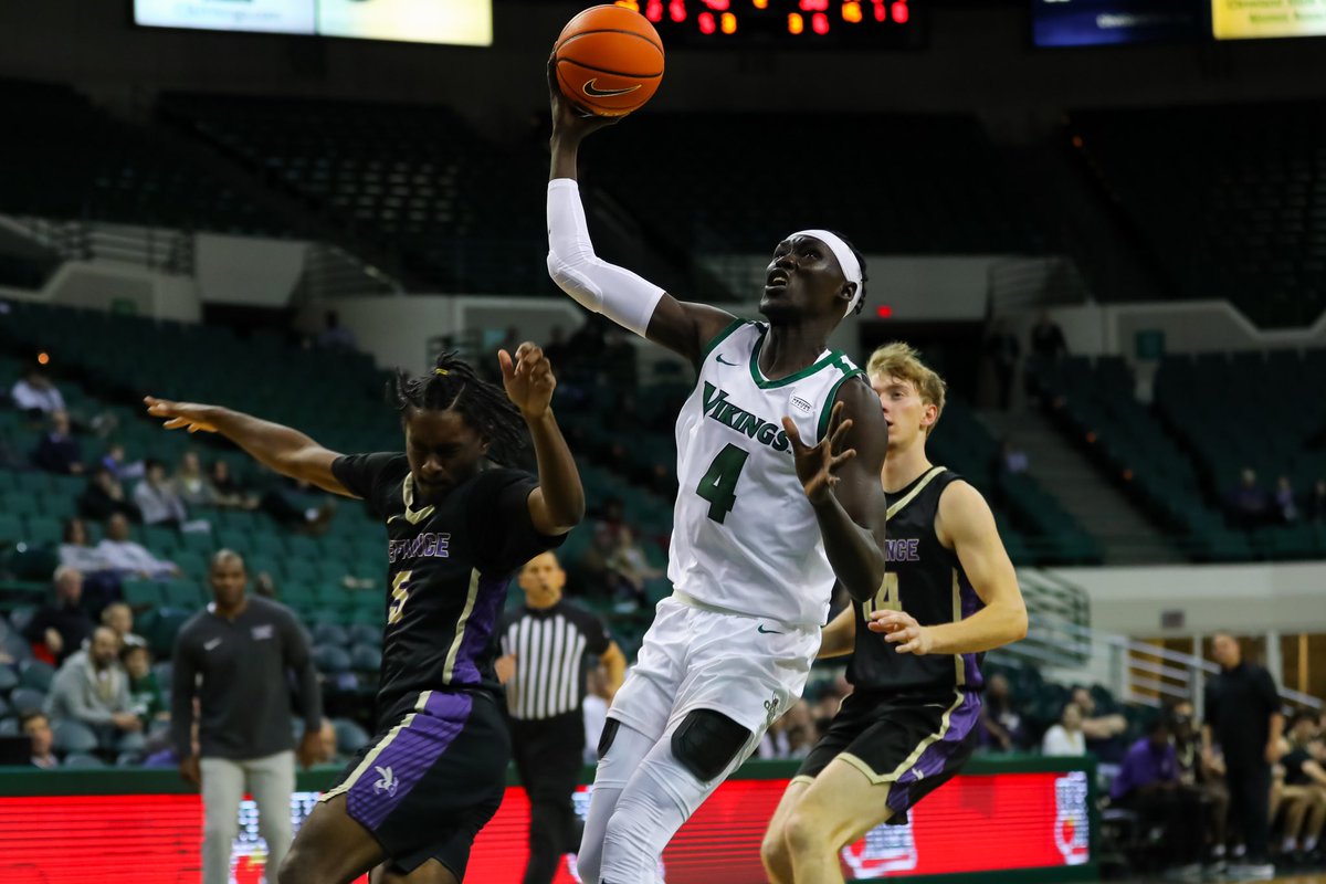 csu_basketball's tweet photo. 📸📸📸

Some frames from last night’s win over Defiance!

We’re back at the Wolstein on Saturday for Homecoming! 

🎟️ : https://t.co/Vodr52Y4tm 

#HEART | #GoVikes https://t.co/WT5WUyd1vv