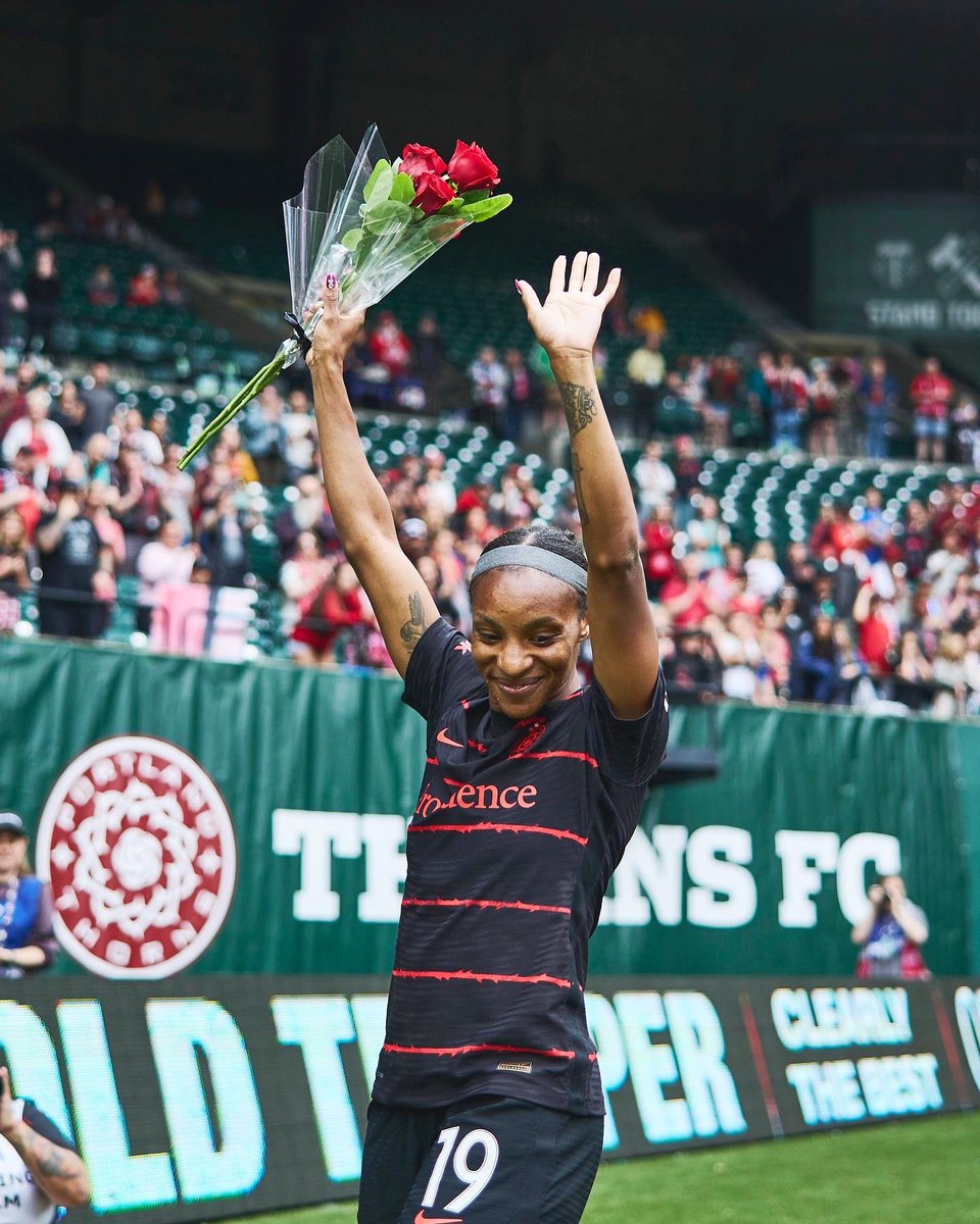 Crystal Dunn | Soubrier | tweet media