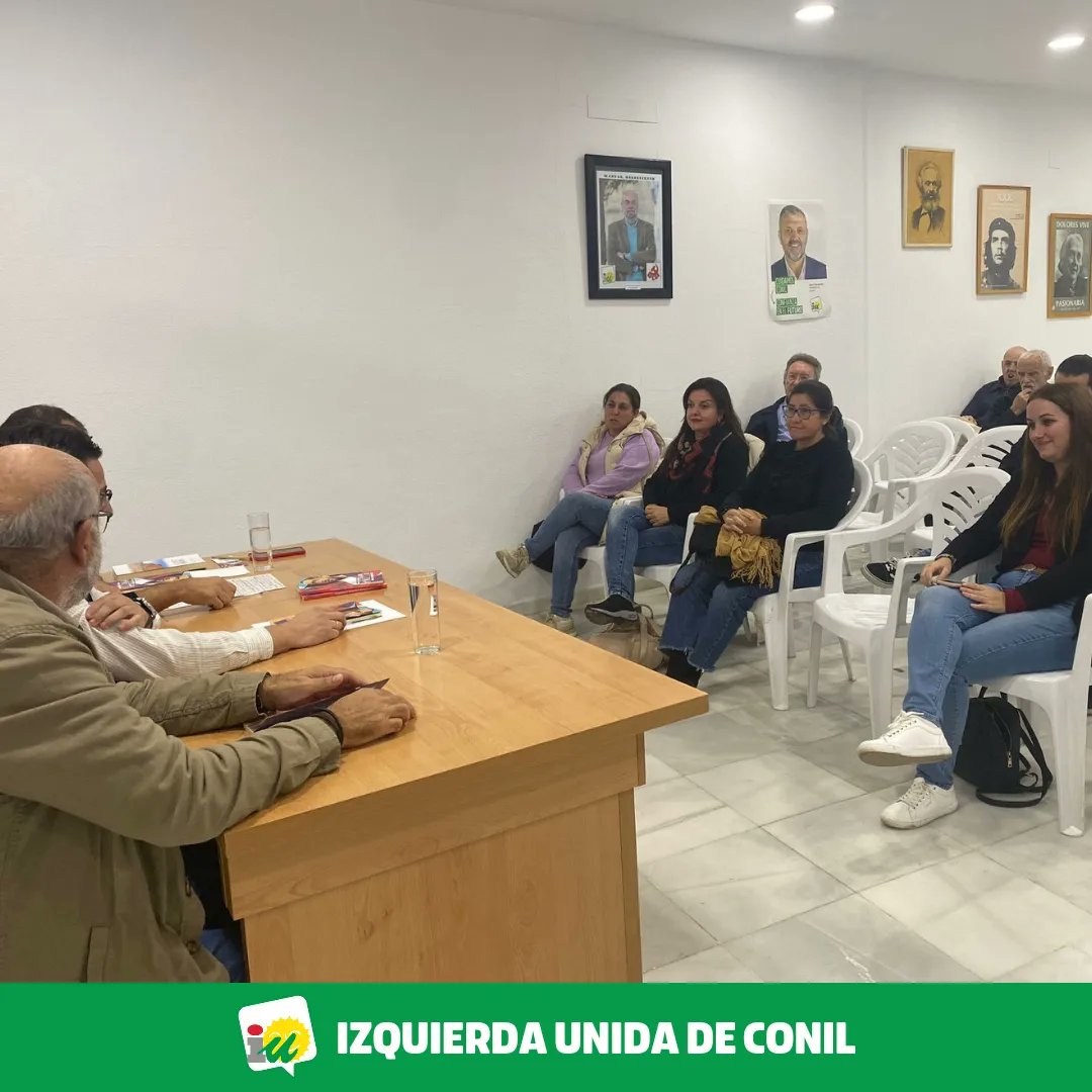 IUConil's tweet photo. 📖 PRESENTACIÓN DEL LIBRO "PENSAMIENTO Y PRAXIS DE LA IZQUIERDA"

Hoy, la sede de #IUConil ha sido un espacio de reflexión sobre la coyuntura política y social actual a través de los textos de @Sperezgallardo, coordinador de @IUCordoba y autor de la obra. https://t.co/8dFg4uVNTh