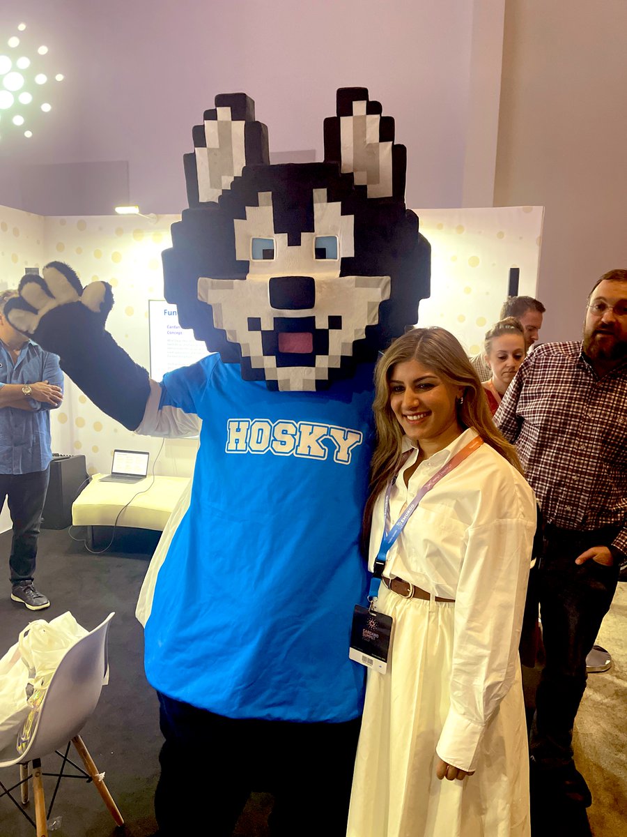 hoskytoken's tweet image. Charles waiting in line like everyone else to get his picture with HOSKY. 

#CardanoSummit2023 #hosky