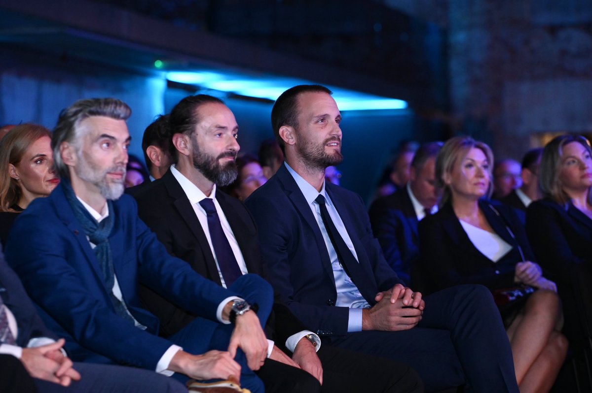 PVRH <a href="/AndrejPlenkovic/">Andrej Plenković</a>: Uime #VladaRH iskrene čestitke Hrvatskoj udrugi poslodavaca na prvih 30 godina djelovanja i na svemu što radite za 🇭🇷 gospodarstvo i društvo! <a href="/HUP_hr/">HUP</a>