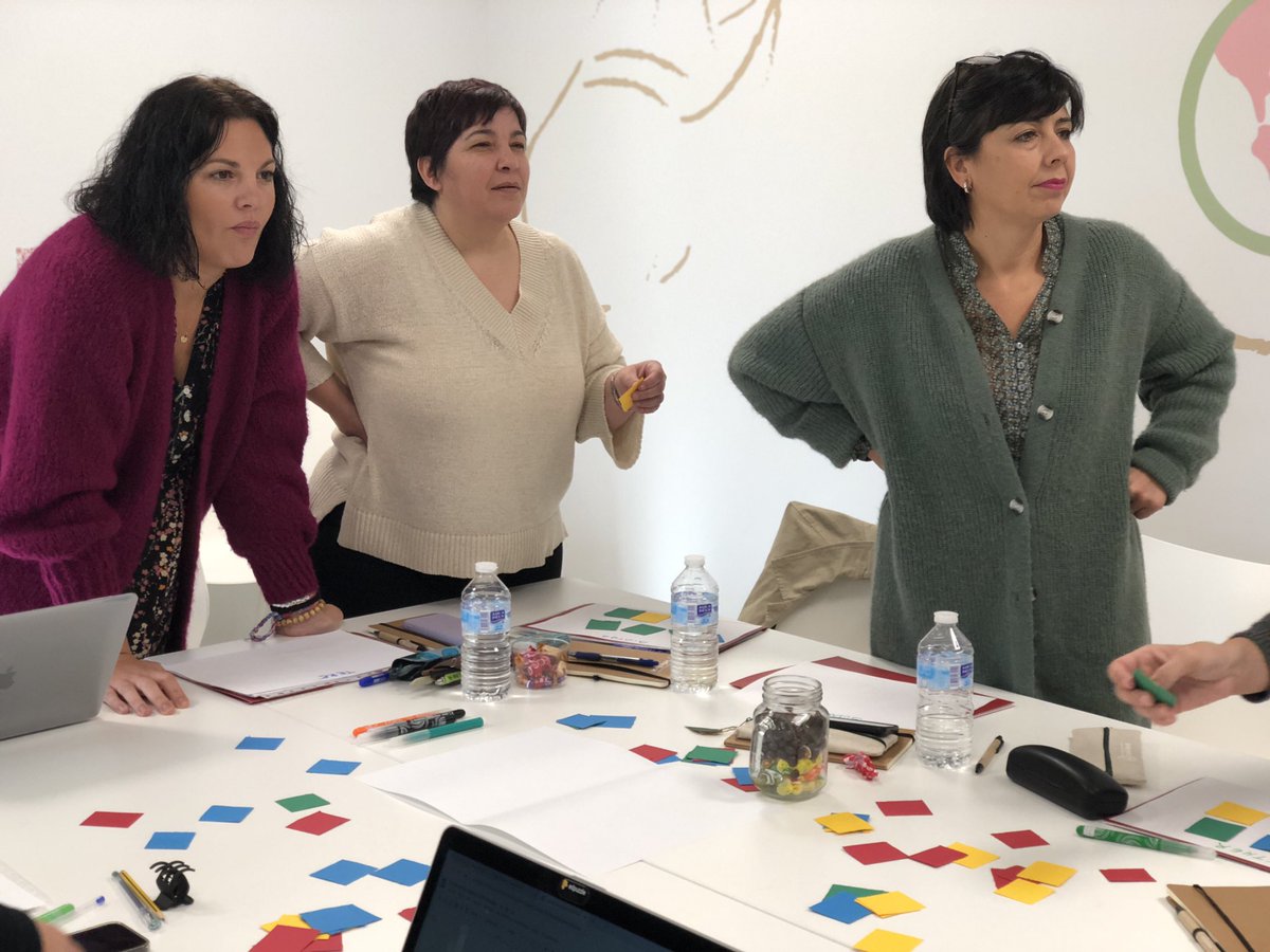 fesofiabarat's tweet photo. Los equipos directivos de @SagradoGodella y Sagrado Corazón Rekalde participan en el EspacioEDIR, una oportunidad para el cuidado y el crecimiento de los directivos de la #FESB Somos comunidad, compartimos una misión #SomosFESofíaBarat https://t.co/EsYRBxk1RW