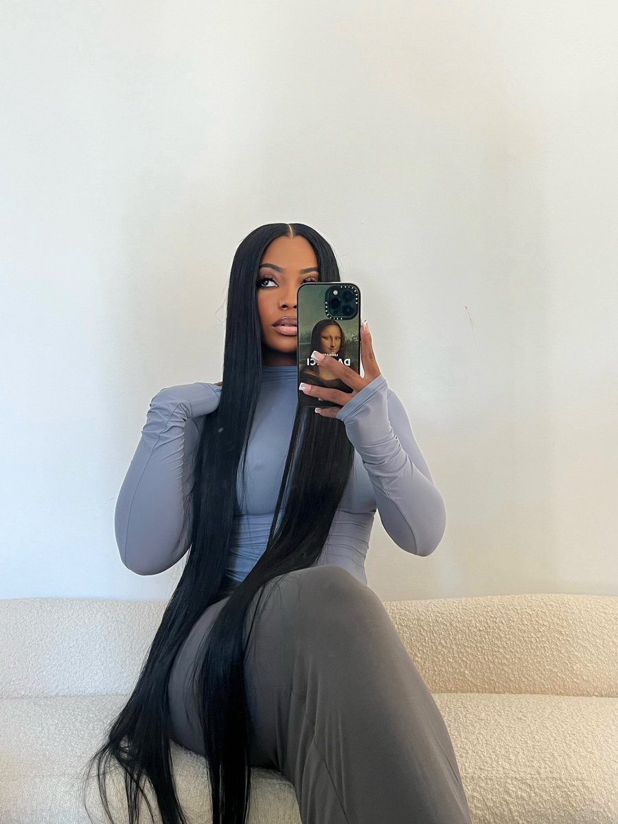 dearra's tweet photo. bae you know you fine https://t.co/iiQy36P8UY
