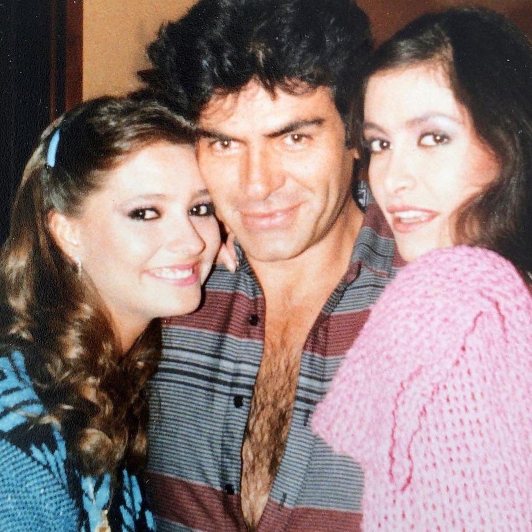 Memorias entrañables 🥰✨ Horas lindas de jueves para todos‼️ No se pierdan El camino secreto los sábados a las 9 pm en el canal <a href="/tlnovelastv/">tlnovelas</a> 🙌🏻 #DanielaRomo #tbt #juevesretro #SalvadorPineda #GabyRivero #Tlnovelas #ElCaminoSecreto