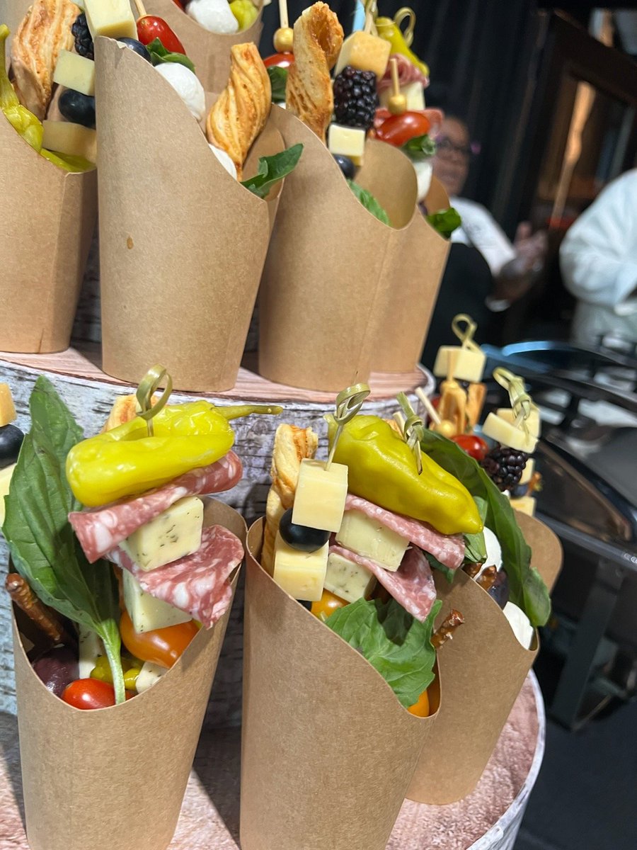 ER DAY POST 1 of 3! Huge shout out and thank you to Humble ISD Culinary program for creating such wonderful food for our hospitality room at the #5thERDAY It was delicious! #ShineALightHHS on #MoreIn24
<a href="/JenkinsChef/">Chef Jenkins</a> <a href="/HumbleISD_CTE/">Humble ISD CTE</a> <a href="/HumbleISD_HHS/">Humble High School</a>