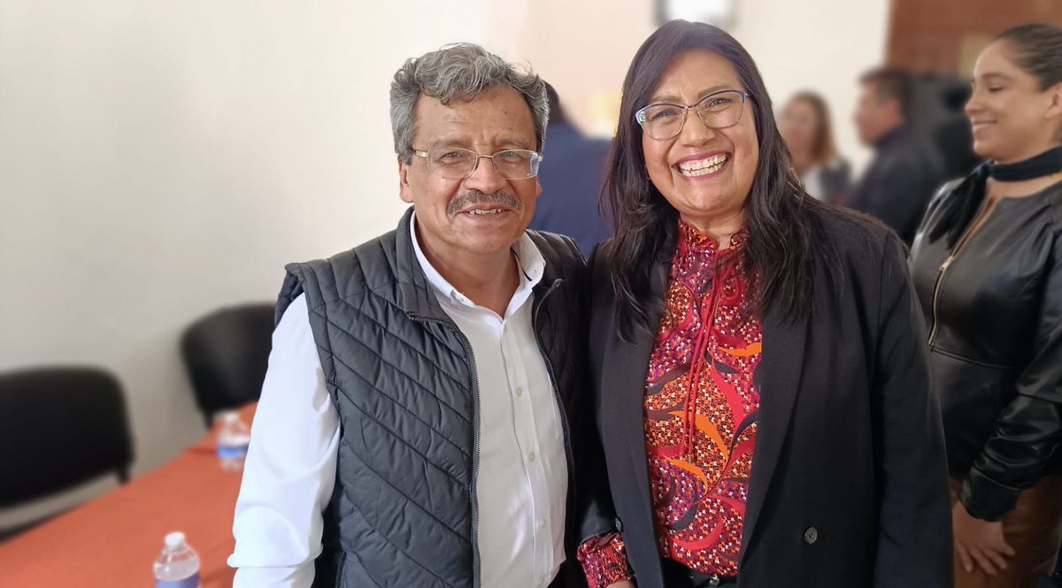 serafinaguival's tweet photo. @delfinagomeza Gracias al profesionalismo, dedicación y compromiso de todos los compañeros docentes, la transformación educativa en nuestro Estado está en marcha. https://t.co/C3eCP1h9Yd