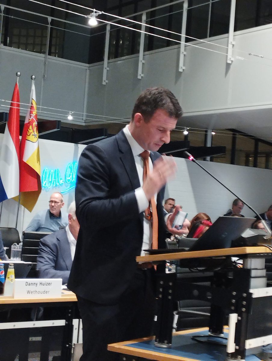 Vanavond is de motie, ingediend door <a href="/JanKloosterman/">Jan Kloosterman</a> over kaarten voor @paleishetloo voor de inwoners van Apeldoorn unaniem aangenomen! Daar zijn we blij mee. De vorige actie wordt dus herhaald!