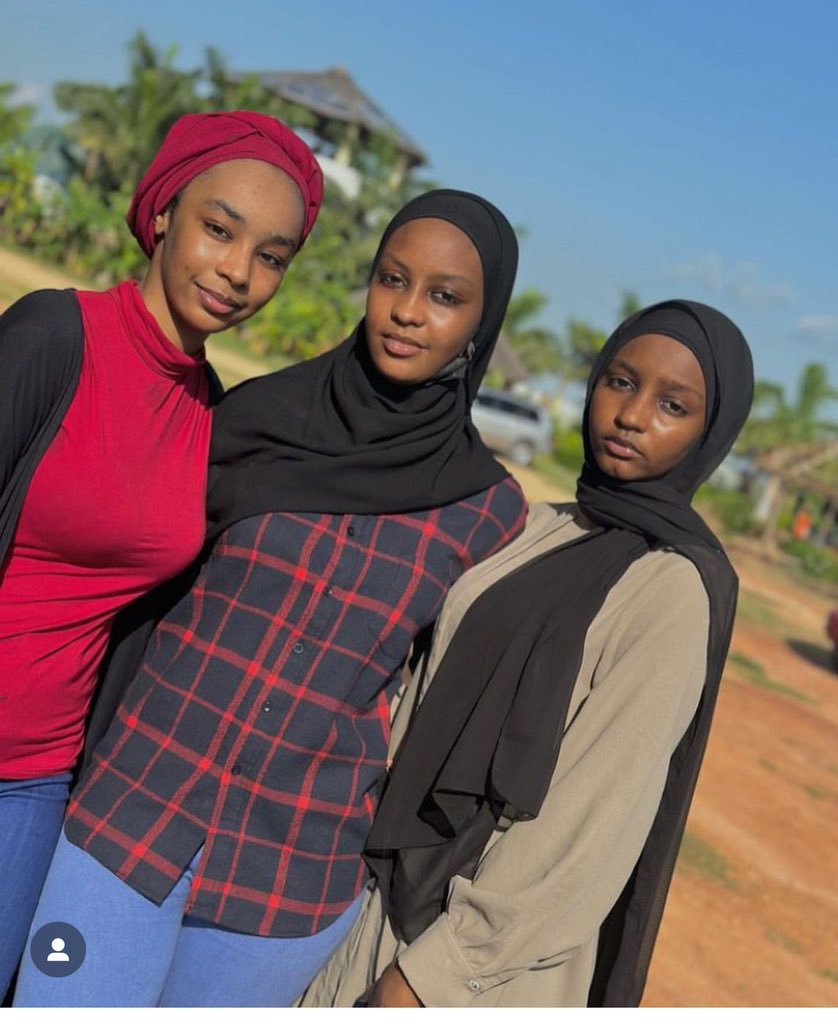 jibreelKhalil's tweet photo. Who knows the girl in the middle, please? Asking for a friend that wants to settle. https://t.co/Rkg2sGtwGg