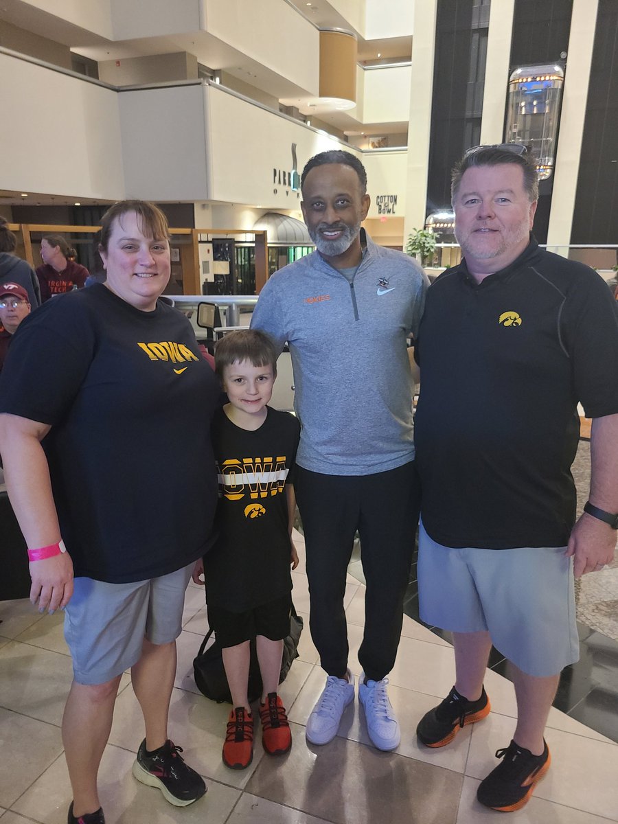 Les Elliott tweet media