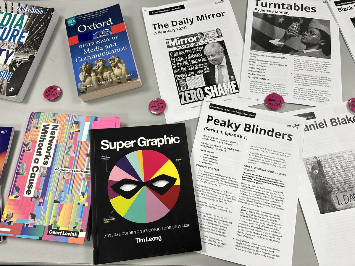 coopersschool's tweet image. Just a few glimpses into our English Corridor this evening… check out our wonderful English Language and Media Studies A-Level courses on display! 📓🎬🎤🎥 #OpenEvening2023 #EnglishLanguage #MediaStudies