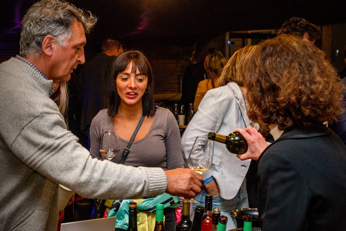 Recomendación de lectura #LetrAAS, edición 73

🔸 ”FeriAAS, un encuentro único entre bodegas y sommeliers”

Nuestro evento del año contó con la participación de 600 personas

Leé la nota acá 👉 bit.ly/FeriAAS

📲 Suscribite al newsletter en aasommeliers.com.ar.