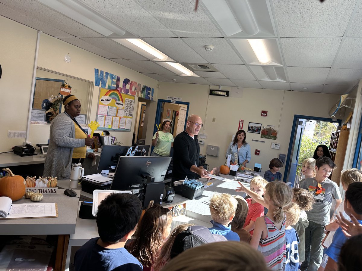 Dr. Antonio Shelton (@dr_ashelton) on Twitter photo My journey to Malibu schools took me to Malibu Elementary where I experienced a science lesson with 1st graders & to Webster Elementary where Principal Tedd was recognizing a host of his amazing students. <a href="/SMMUSD/">SMMUSD - OFFICIAL</a> My journey to Malibu schools took me to Malibu Elementary where I experienced a science lesson with 1st graders & to Webster Elementary where Principal Tedd was recognizing a host of his amazing students. <a href="/SMMUSD/">SMMUSD - OFFICIAL</a>
