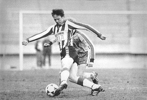 #RIP Ari Tissari 🇫🇮⚽️(71)

Striker who played 3 times for #FIN in 1980, scoring once. Played most of his career at @KTPKotka