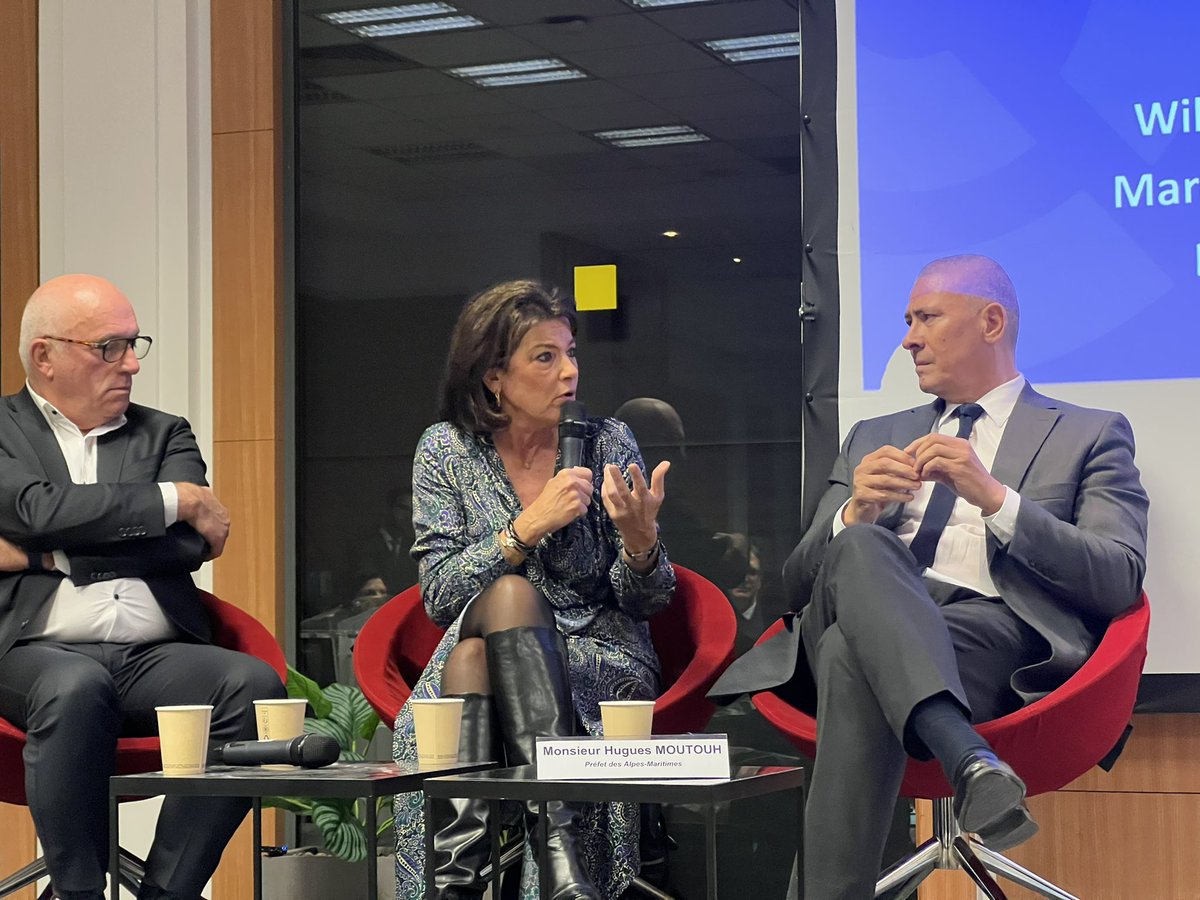 Dominiq_Estrosi's tweet photo. Très belle soirée de l’Observatoire immobilier d’habitat de la @CCIcotedazur en présence de M le @prefet06 Hugues Mouthout et de tous les professionnels du secteur du #logement.

Face à une crise du logement sans précédent, il est urgent d’agir et de reconnaître le logement comme une priorité nationale.