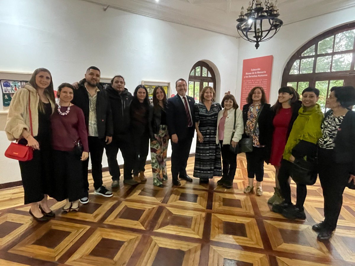 ArriaranChile's tweet photo. Con enorme orgullo participé en la inauguración del #Faam2023 @CIDAPAMERICA  en Cuenca, donde 🇨🇱 fue país invitado de honor. Compartimos con artesanos chilenos y disfrutamos de una extensa agenda cultural en los 5 días de feria artesanal. 

¡Muchas gracias Cuenca por el cariño! https://t.co/0e8KU4rov5