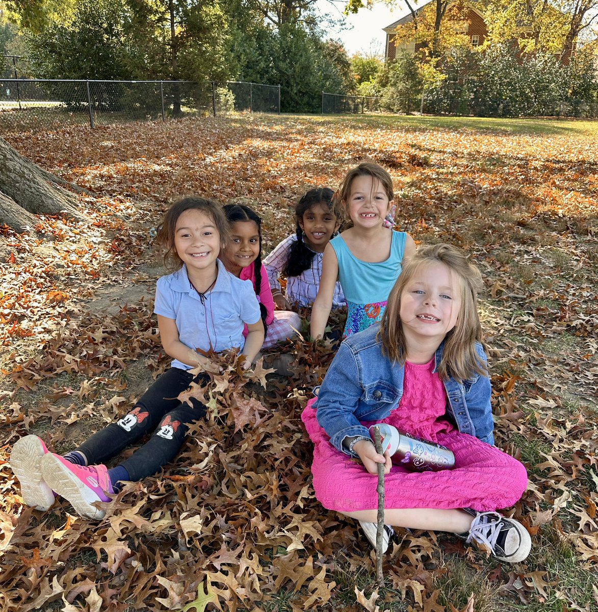 DrZapadka's tweet photo. Love seeing our Eagles enjoying the autumn weather! 🍂🍁 My favorite time of the year in Virginia…
#FHHighlights @FreedomHillES https://t.co/gnG3TOmrHZ