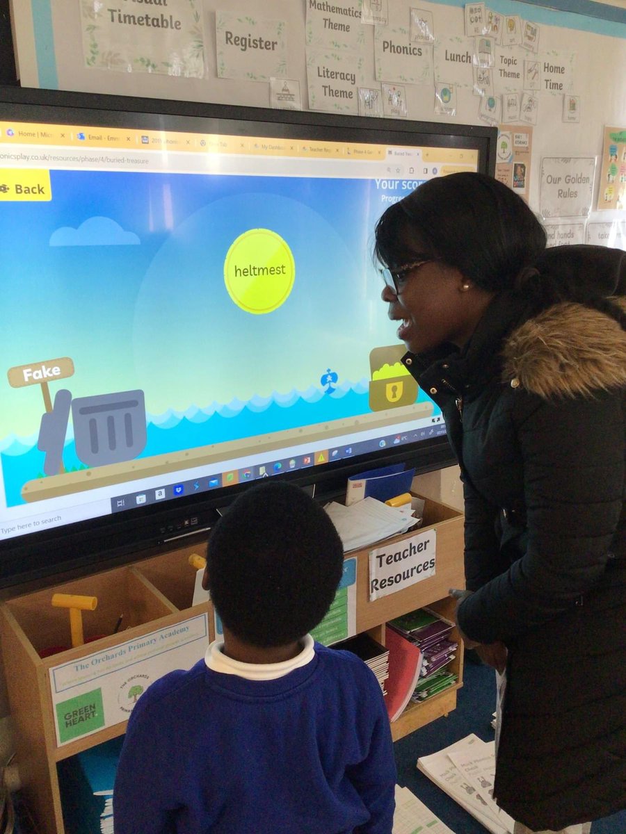 orchardsac's tweet image. What a fantastic turnout at our phonics workshop for year 1! Thank you so much for coming along and supporting school!
#phonics #getset #earlyexcellence #continuousprovision #proudtobeGLP 💚