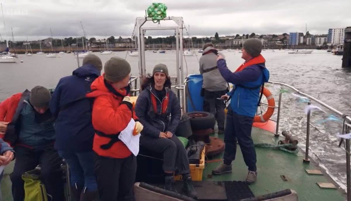 Proud be a part of this community #restoration project in 🏴󠁧󠁢󠁳󠁣󠁴󠁿 & to see @catgodders, @EmmyC_Y & whole team on @BBCScotland #Landward to celebrate oyster restoration milestone & all hard work so far 💪 🦪 big thanks to all volunteers involved to help drive this project forward too!
