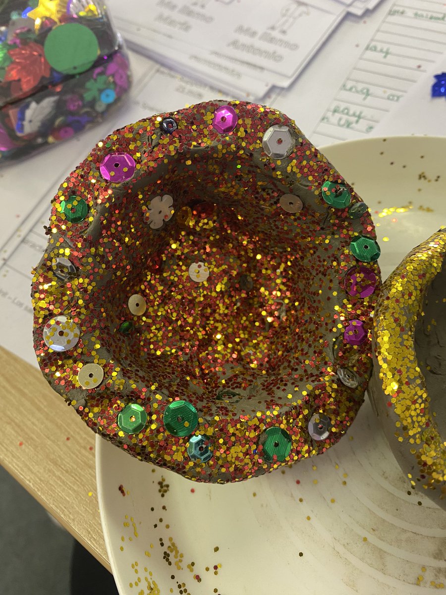 Mrs Pandit (@pandit_mrs) on Twitter photo A lovely afternoon in Team Holly celebrating the festival of light-Diwali, we made these beautiful diva lamps ๐ช ๐ซ๐ <a href="/MissChaudryLHS/">Miss Chaudry</a> @MissBanksLHS <a href="/HeadLHS/">Head@LauranceHaines</a> A lovely afternoon in Team Holly celebrating the festival of light-Diwali, we made these beautiful diva lamps ๐ช ๐ซ๐ <a href="/MissChaudryLHS/">Miss Chaudry</a> @MissBanksLHS <a href="/HeadLHS/">Head@LauranceHaines</a>