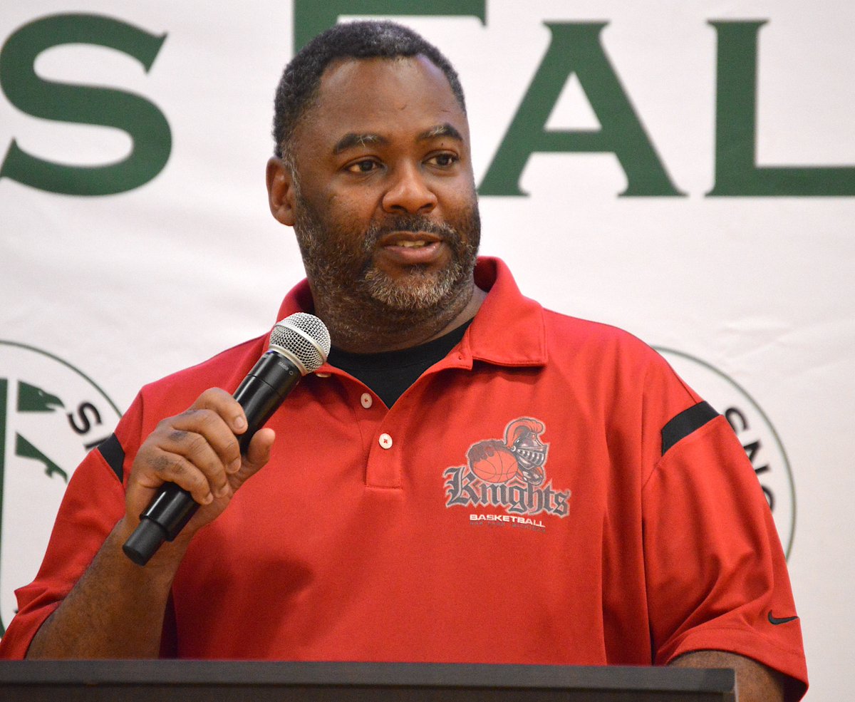 FullCrtCoverage's tweet photo. BASKETBALL: Plenty of new faces in new places, and veteran coaches in old haunts, as OAA holds first-ever basketball media day >> https://t.co/p9QXcxmXN3 https://t.co/aZHCvORq4a