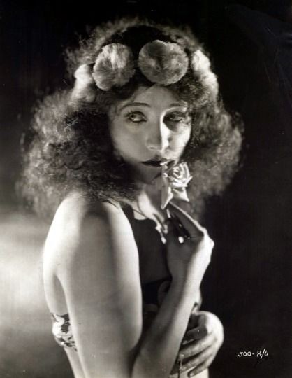 Vintage Glamour : Betty Compson 1923