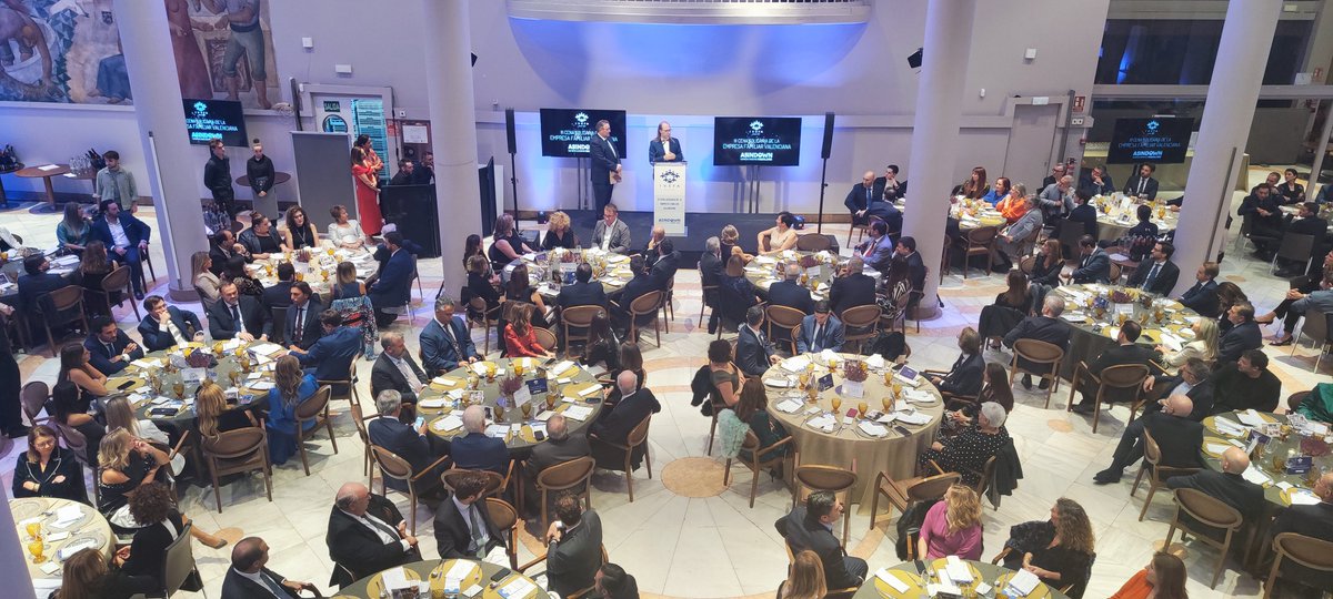 🗣El presidente de <a href="/ASINDOWN/">ASINDOWN</a>, José Vega, nos explica como se trabaja por conseguir el desarrollo integral de las personas con síndrome de Down y discapacidad intelectual favoreciendo su inclusión plena en la sociedad, y donde irá destinada la donación de la #CenaSolidariaIVEFA.