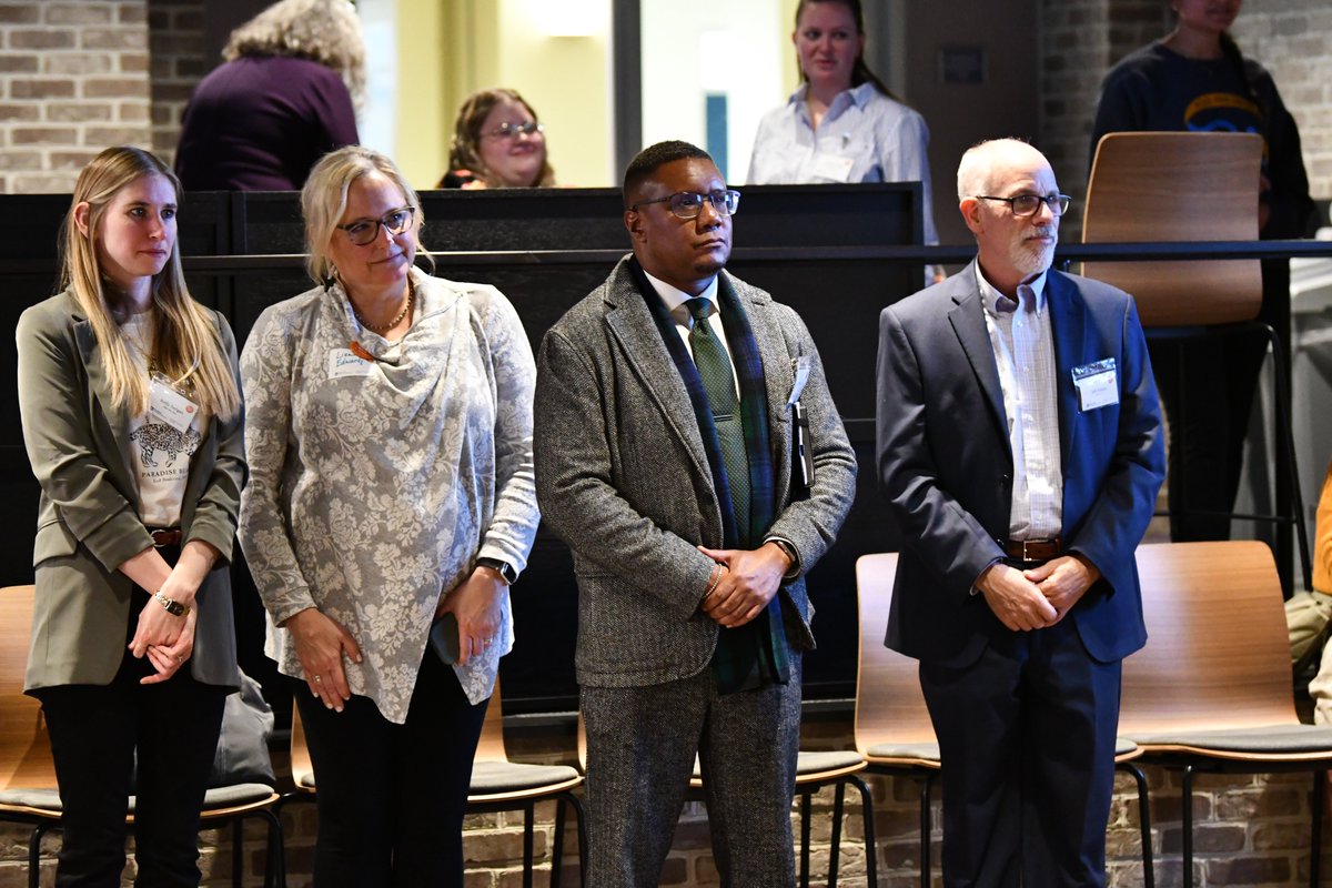 PSULiberalArts's tweet image. .@DeanLangPSU, a proud #FirstGeneration student himself, spoke at the #FirstGen Community Night last night at @penn_state. Thank you to @PSU_Success and @FGA_PennState for hosting, recognizing, and celebrating all #PSUFirstGen students on #NationalFirstGenDay! 👏🎉 @PSULAJobs