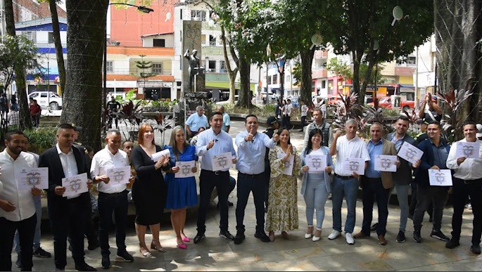 shirleyortizos2's tweet image. #itagüí Gracias a Dios y todos los itagüiseños por darme el voto de confianza para representarlos, lo haremos con responsabilidad y profesionalismo para la #ConstrucciónFuturoSocial #alcaldíadeitagüí #concejodeitagüí