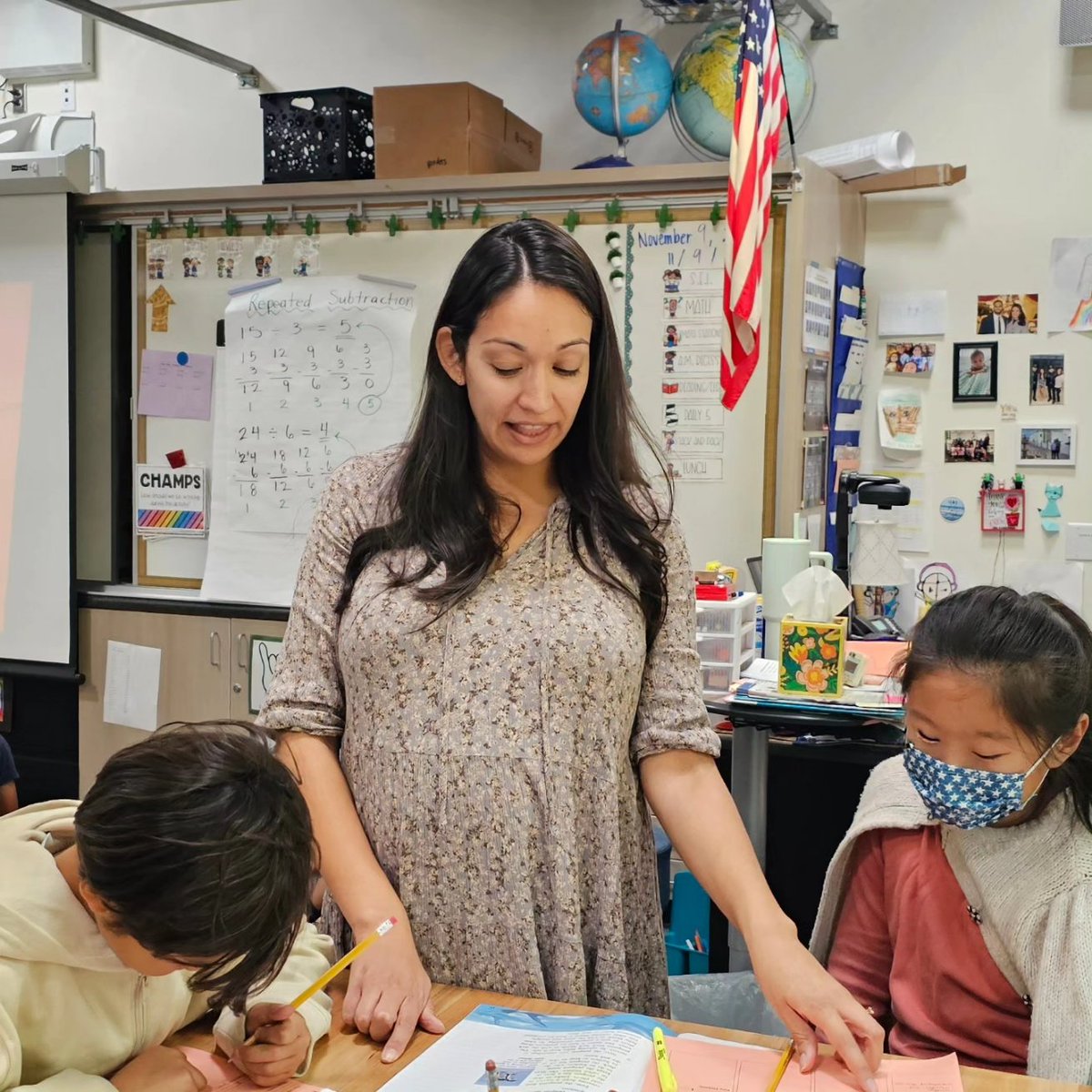 collegewood_el's tweet image. Mrs. Pereda&quot;s 3rd graders were identifying key details to find the main idea of a text about animals. They used that to create a tree map to organize their ideas. #developingmindsnurturinghearts #cultivatebelonging🌱