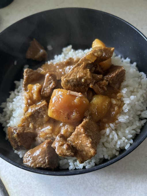 Beef Stew leftover from yesterday! Ugghh sooo on point! https://t.co/mIqt4vpjMy