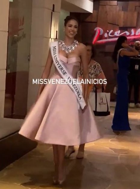 Que bello este vestido!! Lo quiero