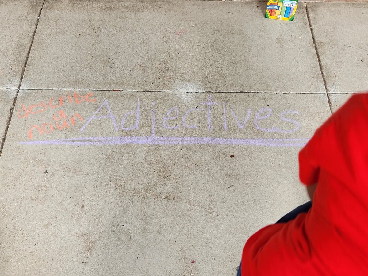 Outdoor grammar lesson! Numerous learning styles were utilized during this lesson. Kudos to the 3rd grade ELA team at <a href="/HartsfieldAES/">Hartsfield AES</a>  #challengeaccepted #futureisnow <a href="/PrincipalTJohns/">Travis Johnson</a> <a href="/CshenalJ/">Cshenal Jackson, Ed.D.</a>   <a href="/BisonLion34/">Carlton Smith</a>  <a href="/cleethedad/">Clifford Lee</a>  @HisdSouth  @hisd