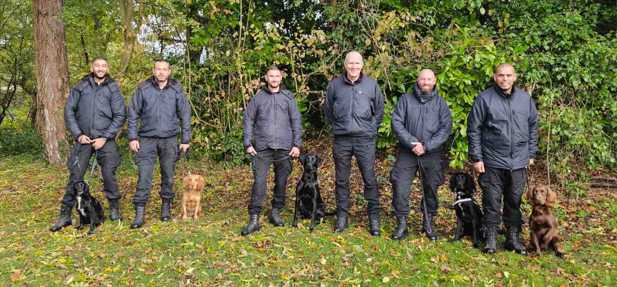 Meet our new drugs, cash and firearms search dogs. 🐾 🐾 

PDs Elle, Jaffa, Hopper, Dustin and Nate. 

All these pawsome dogs received their police badges today 🚨 🦮

We will keep you updated on their journey!

#policedogs #policefamily