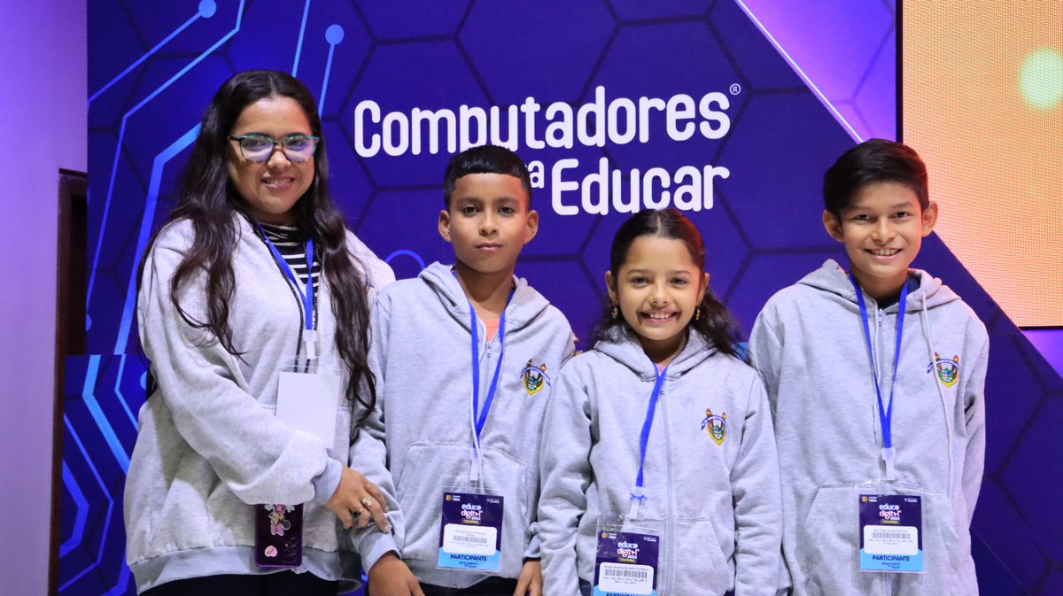 CompuParaEducar's tweet image. 🇨🇴🤖 Ahora damos inicio a la categoría Lab en la final de MakerLab Nacional, recibimos en el escenario al equipo CREATIVE de Piojó (Atlántico), representantes de la Región Caribe e Insular.

Facebook: facebook.com/CompuParaEduca…
YouTube: hwww.youtube.com/watch?v=s3fSX-…
